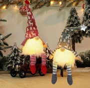 Verlichte Kerstkabouters – Set van 2 | Rood & Grijs – ca. 50 cm - productafbeelding 1